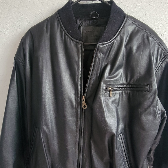 Men's Black Leather Jacket - Picture 1 of 9